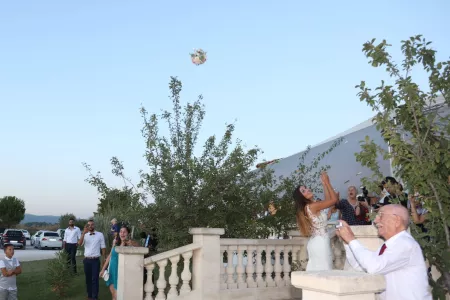 photographe mariage armenien le mas des aureliens photos bouquet