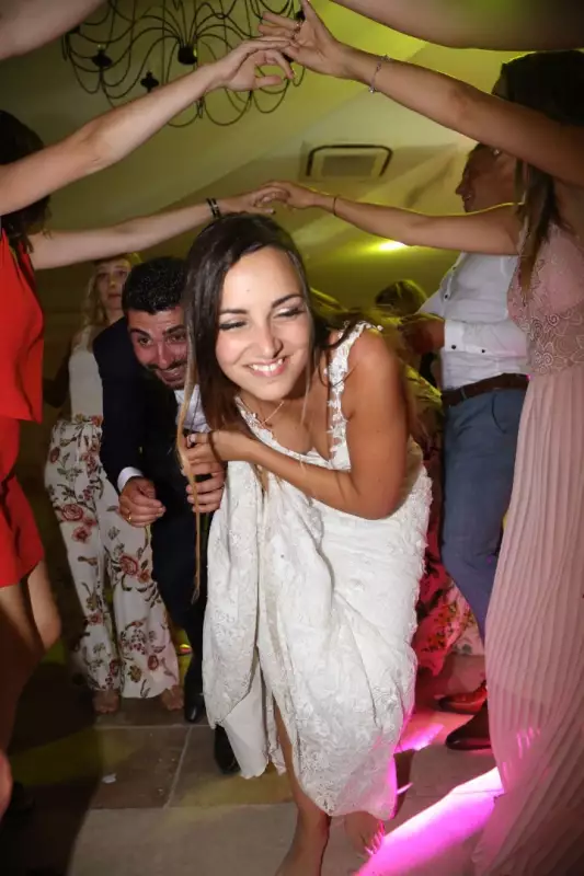 photographe mariage armenien le mas des aureliens pourrieres photos soiree dansante