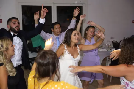 photographe mariage armenien le mas des aureliens pourrieres photos soiree dansante