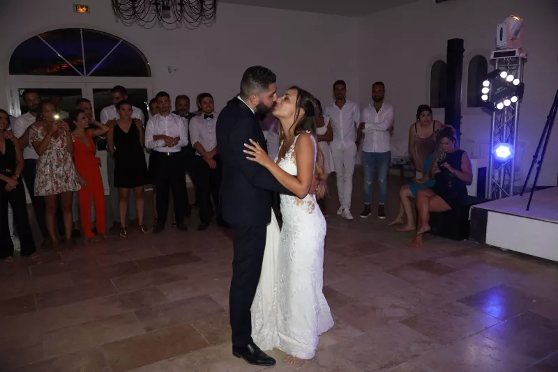 photographe mariage armenien le mas des aureliens premiere danse maries