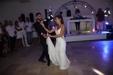photographe mariage armenien le mas des aureliens premiere danse maries