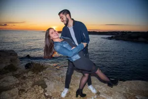 Photographe Séance photo couple en bord de mer à Martigues