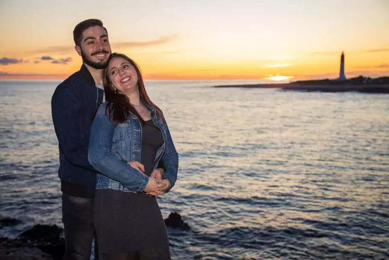 Photographe Séance photo couple en bord de mer à Martigues