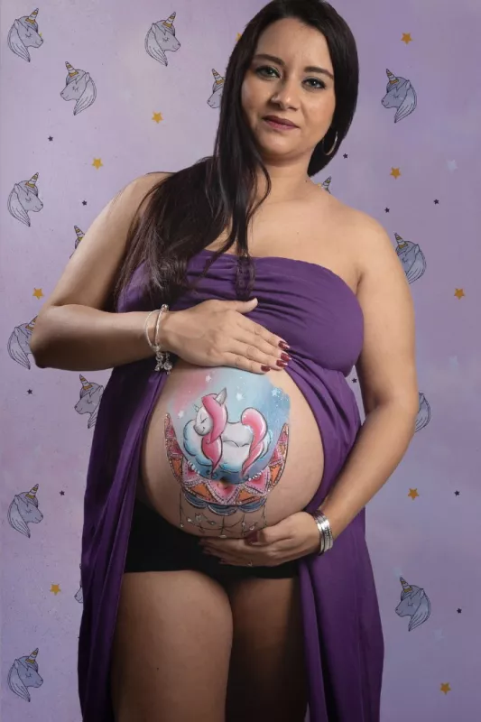 img  grossesse peinture belly painting licorne ventre femme enceinte