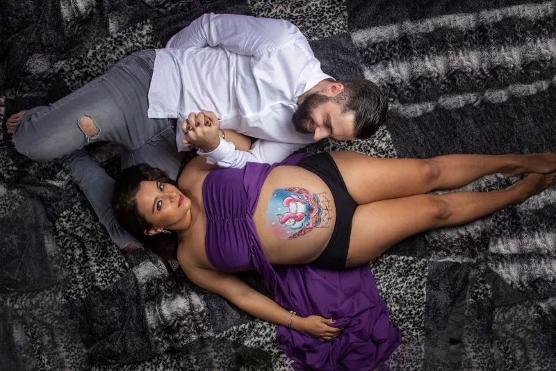 img  grossesse couple peinture belly painting ventre femme enceinte