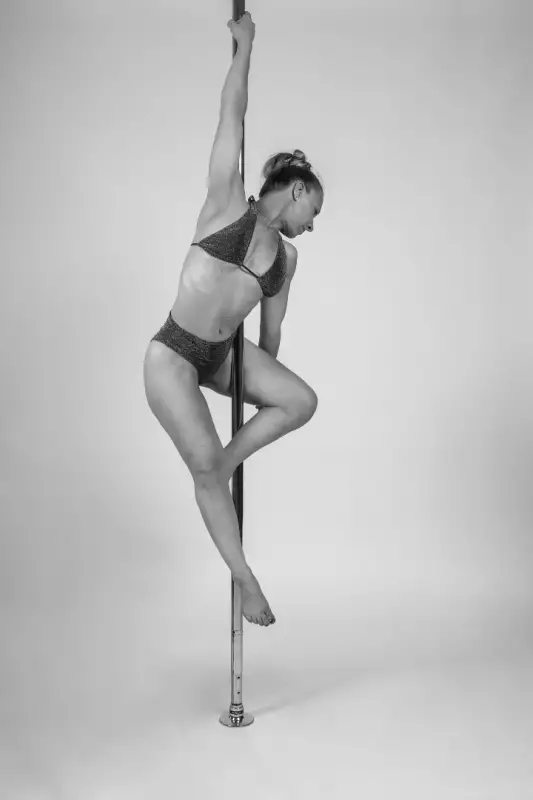 Photographe Shooting Pole Dance dans votre école de poledance en Provence