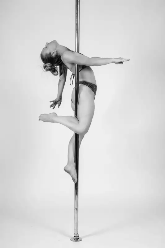 Photographe Shooting Pole Dance dans votre école de poledance en Provence